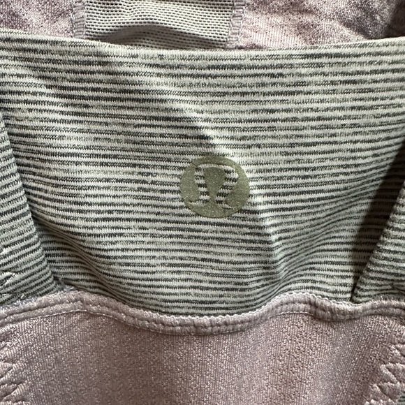 Lululemon tank top woman size 8/ NWOT - Picture 3 of 3